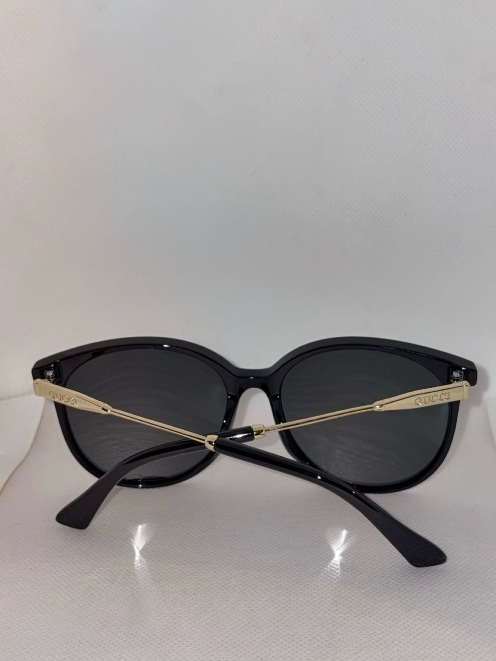 Gucci Black and Gold Women's Cat-Eye Sunglasses